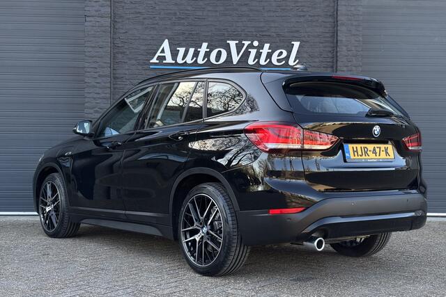 BMW X1 xDrive25e Advantage | Leder | 19" LM Velgen | NAVI | LED | Sportstuur | PDC V&A