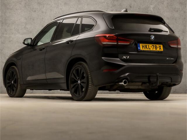 BMW X1 xDrive25e Sportline 221Pk Automaat (GROOT NAVI, DEALER ONDERHOUDEN, CLIMATE, STOELVERWARMING, CAMERA, SPORTSTOELEN, TREKHAAK, GETINT GLAS, CRUISE, NIEUWSTAAT)