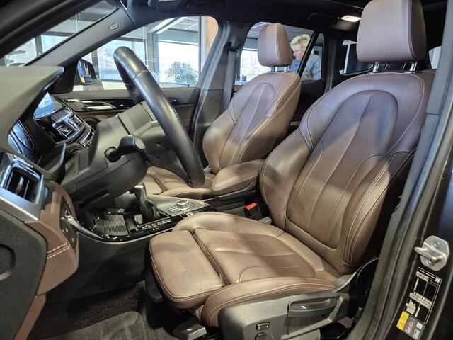 BMW X1 xDrive25e High Executive X-Line | Panorama | Camera | Bruin leder |