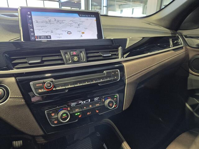 BMW X1 xDrive25e High Executive X-Line | Panorama | Camera | Bruin leder |