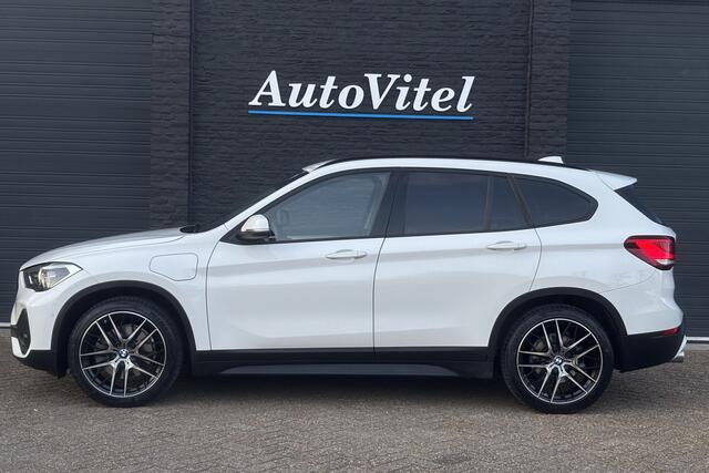 BMW X1 xDrive25e Advantage | NAVI | Leder | 19" LM Velgen | PDC V&A | Privacy Glas | Apple Carplay