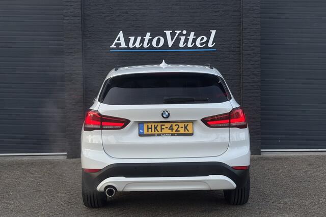 BMW X1 xDrive25e Advantage | NAVI | Leder | 19" LM Velgen | PDC V&A | Privacy Glas | Apple Carplay