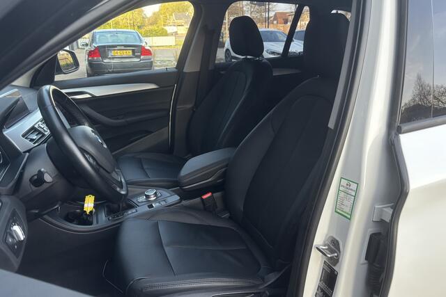 BMW X1 xDrive25e Advantage | NAVI | Leder | 19" LM Velgen | PDC V&A | Privacy Glas | Apple Carplay