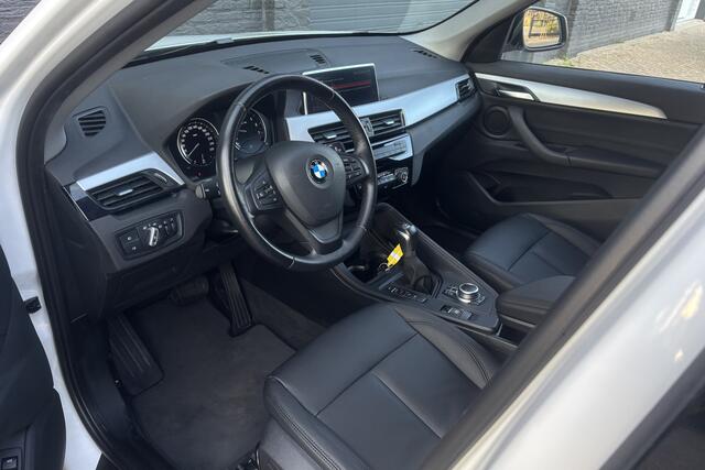 BMW X1 xDrive25e Advantage | NAVI | Leder | 19" LM Velgen | PDC V&A | Privacy Glas | Apple Carplay