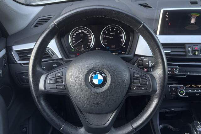 BMW X1 xDrive25e Advantage | NAVI | Leder | 19" LM Velgen | PDC V&A | Privacy Glas | Apple Carplay