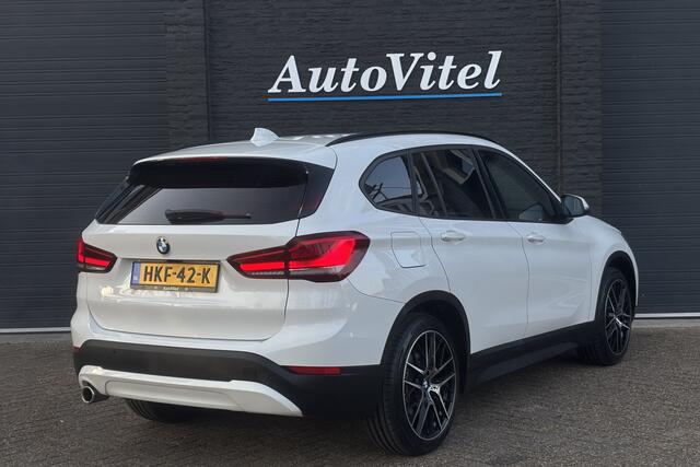 BMW X1 xDrive25e Advantage | NAVI | Leder | 19" LM Velgen | PDC V&A | Privacy Glas | Apple Carplay