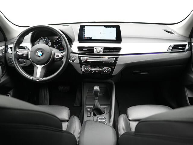 BMW X1 xDrive25e Sportline Plug In Hybrid PHEV | Adaptive Cruise | Lederen Sportstoelen Memory | Head Up | Camera | Sfeerverlichting | Stuurverwarming |
