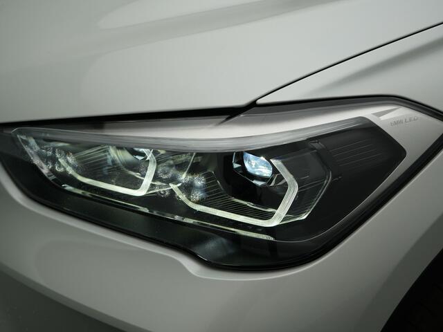 BMW X1 xDrive25e Sportline Plug In Hybrid PHEV | Adaptive Cruise | Lederen Sportstoelen Memory | Head Up | Camera | Sfeerverlichting | Stuurverwarming |