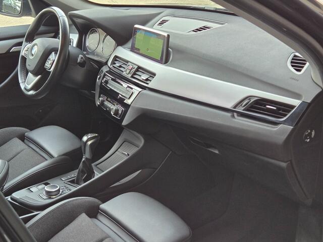 BMW X1 XDRIVE25E I PANORAMA I SPORTSTOELEN I KEYLESS I NAVIGATIE I