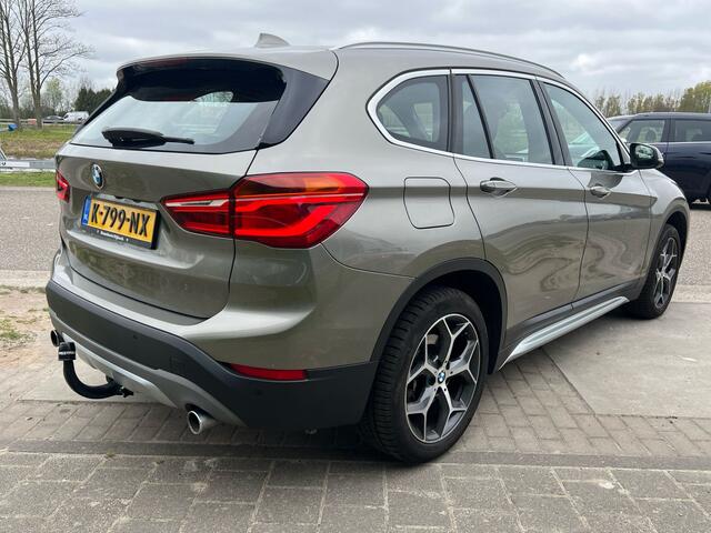 BMW X1 xDrive25i High Executive / Automaat / Trekhaak afneembaar / Harman/Kardon / 230PK / Stoelverw. / DAB /