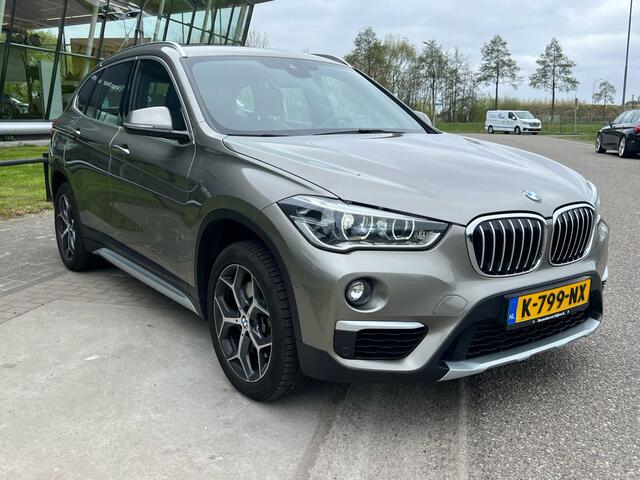 BMW X1 xDrive25i High Executive / Automaat / Trekhaak afneembaar / Harman/Kardon / 230PK / Stoelverw. / DAB /