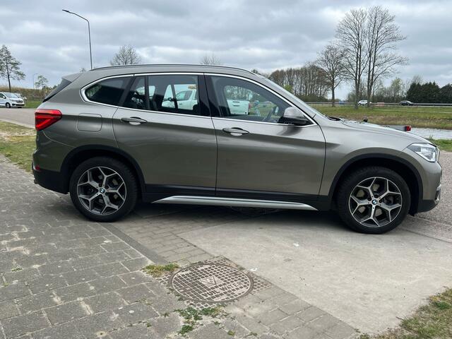 BMW X1 xDrive25i High Executive / Automaat / Trekhaak afneembaar / Harman/Kardon / 230PK / Stoelverw. / DAB /