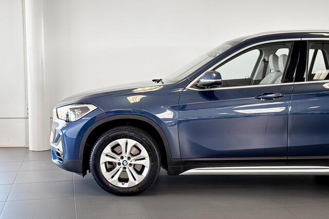 BMW X1 sDrive20i Business Edition Plus | Stoelverwarming | Achteruitrijcamera | Headup Display |