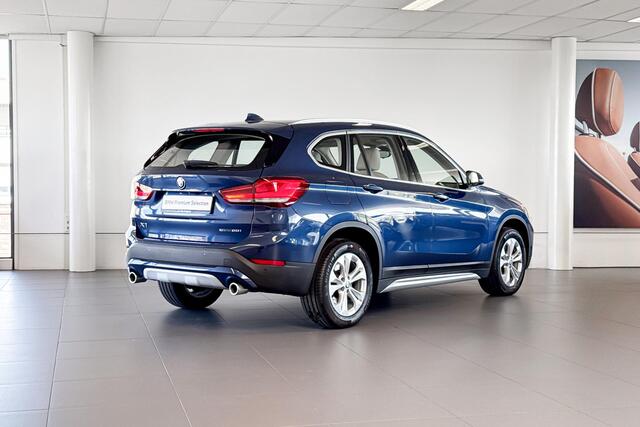 BMW X1 sDrive20i Business Edition Plus | Stoelverwarming | Achteruitrijcamera | Headup Display |