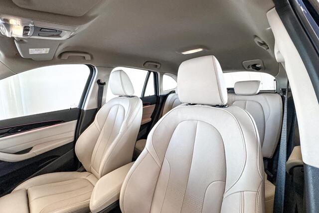 BMW X1 sDrive20i Business Edition Plus | Stoelverwarming | Achteruitrijcamera | Headup Display |