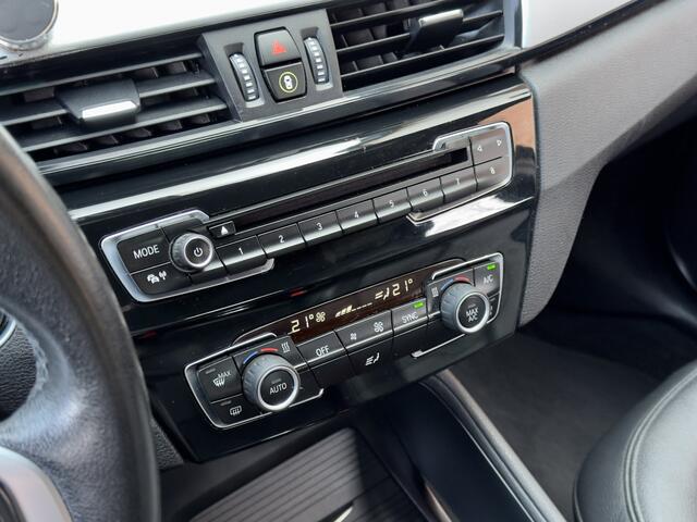 BMW X1 sDrive16d CORPORATE ESSENTIAL. LEDER NAVI AIRCO PARK-ASSIST 19 INCH-M.VELGEN LED PDC