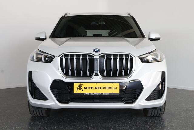 BMW X1 xDrive25e / Opendak / HUD / LED / CarPlay / Pilot assist