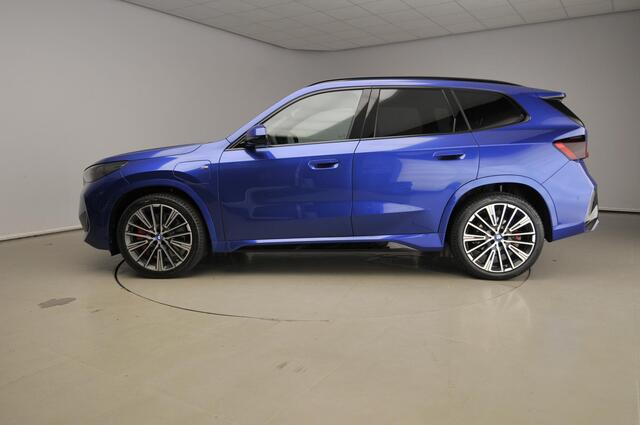 BMW X1 xDrive25e M-Sportpakket / Trekhaak wegklapbaar / Driving assist / Comfort Pack / Innovation Pack / Alu wielen 20 inch