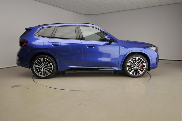 BMW X1 xDrive25e M-Sportpakket / Trekhaak wegklapbaar / Driving assist / Comfort Pack / Innovation Pack / Alu wielen 20 inch