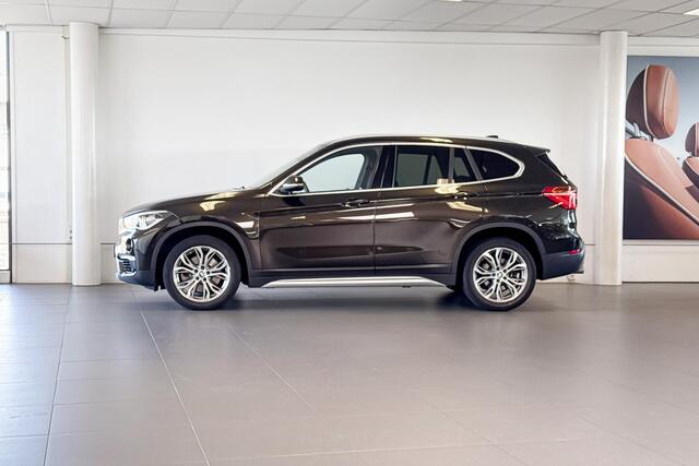 BMW X1 sDrive20i High Executive | X-Line | Stoelverwarming | Achteruitrijcamera | Headup Display |
