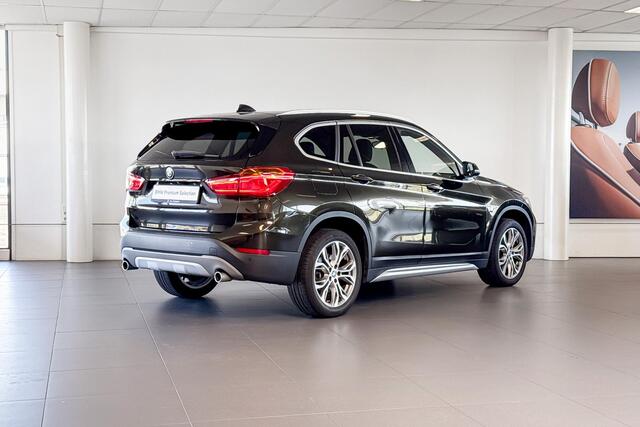 BMW X1 sDrive20i High Executive | X-Line | Stoelverwarming | Achteruitrijcamera | Headup Display |