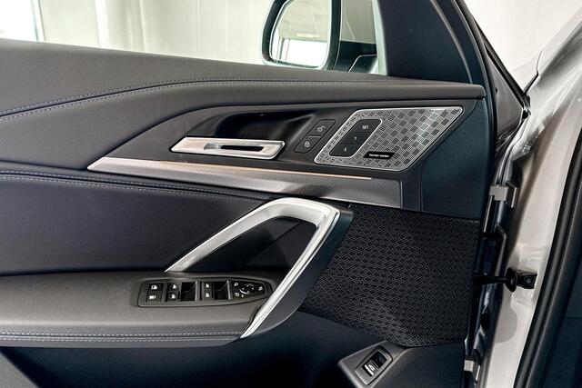 BMW X1 xDrive25e | M Sport | Harman Kardon | Stoelverwarming | Trekhaak |
