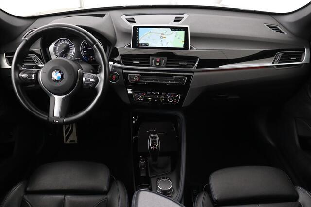 BMW X1 sDrive20i M Sport | Leder | Head-Up | Stoelverwarming | Camera | Full LED | Sportstoelen | Navigatie | Park Assist | DAB