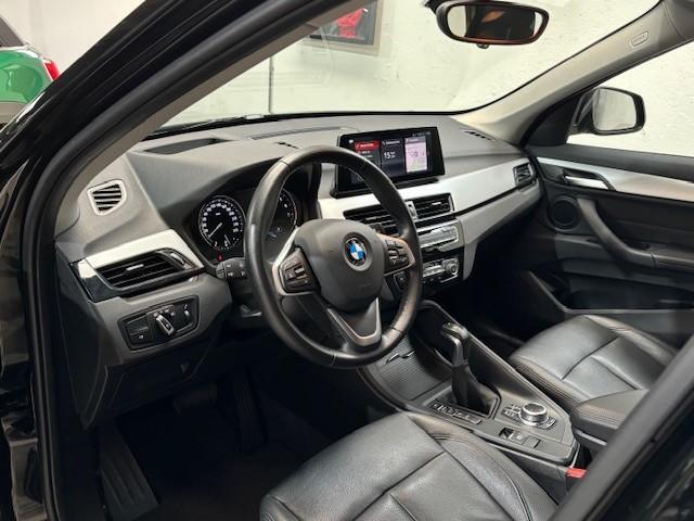 BMW X1 xDrive25e Executive | Panoramadak | Head-Up | Elektr. achterklep | Leder | NL auto | BTW |