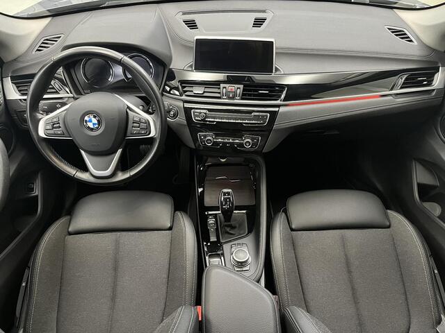 BMW X1 sDrive20i High Executive / Sportline / Trekhaak 1800 KG / Stoelverwarming / Safety Pack / Spiegel Pack / Comfort Access Pack /