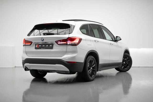 BMW X1 xDrive25e Executive Edition |Pano|HUD|H&K|Memory|Stuurverwarm.|Camera|