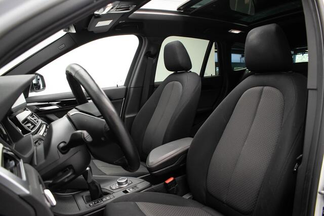 BMW X1 xDrive25e Executive Edition |Pano|HUD|H&K|Memory|Stuurverwarm.|Camera|