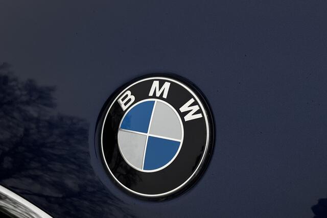 BMW X1 xDrive25e Sport Line | Panodak | Camera | Head-up | Memory | Sportstoelen