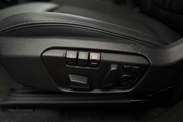 BMW X1 xDrive25e Sport Line | Panodak | Camera | Head-up | Memory | Sportstoelen