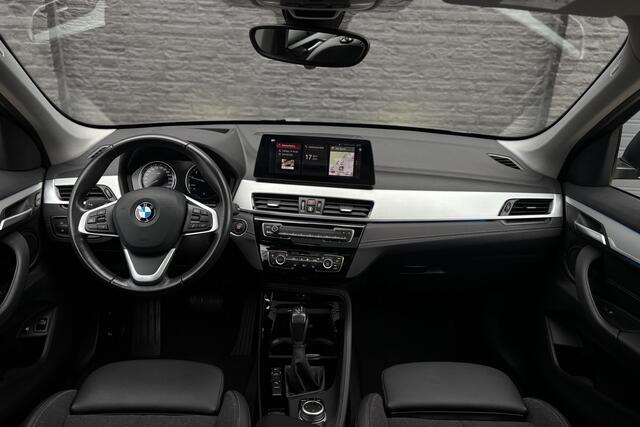 BMW X1 xDrive25e Sport Line | Panodak | Camera | Head-up | Memory | Sportstoelen