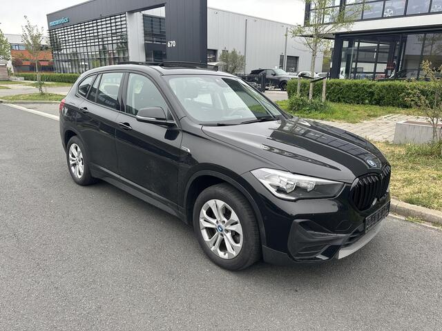 BMW X1 xDrive25e Exec. Pano, Navi, Trekhaak