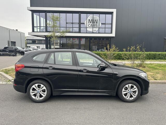 BMW X1 xDrive25e Exec. Pano, Navi, Trekhaak