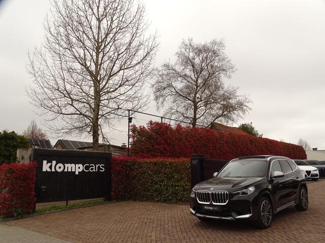 BMW X1 xDrive23i | Trekhk | H+K | HUD | 1eEig | Ad.Cruise | Pano | Full Options!