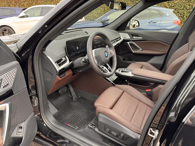 BMW X1 xDrive23i | Trekhk | H+K | HUD | 1eEig | Ad.Cruise | Pano | Full Options!