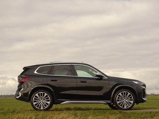 BMW X1 xDrive23i | Trekhk | H+K | HUD | 1eEig | Ad.Cruise | Pano | Full Options!