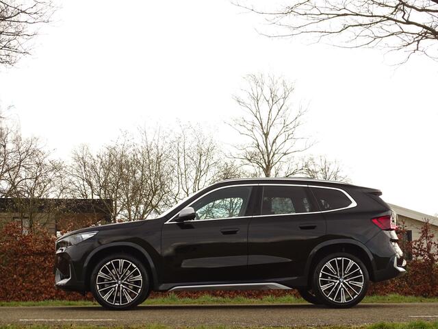 BMW X1 xDrive23i | Trekhk | H+K | HUD | 1eEig | Ad.Cruise | Pano | Full Options!