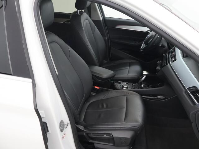 BMW X1 sDrive18i High Executive | Trekhaak | Navigatie | Head-Up | Leder | 18" Lichtmetalen Velgen |