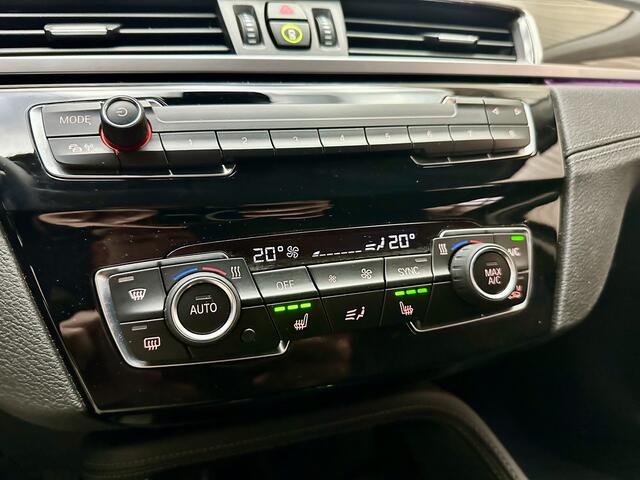 BMW X1 xDrive25e High Executive *1e Eigenaar* Leder / Adaptive LED / Navi Professional / Stoelverwarming / Camera / 18"LMV
