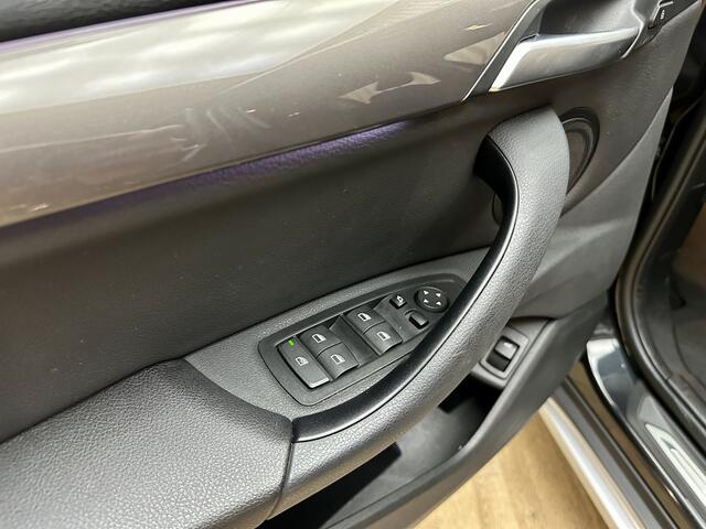 BMW X1 xDrive25e High Executive *1e Eigenaar* Leder / Adaptive LED / Navi Professional / Stoelverwarming / Camera / 18"LMV