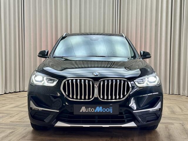 BMW X1 xDrive25e High Executive *1e Eigenaar* Leder / Adaptive LED / Navi Professional / Stoelverwarming / Camera / 18"LMV