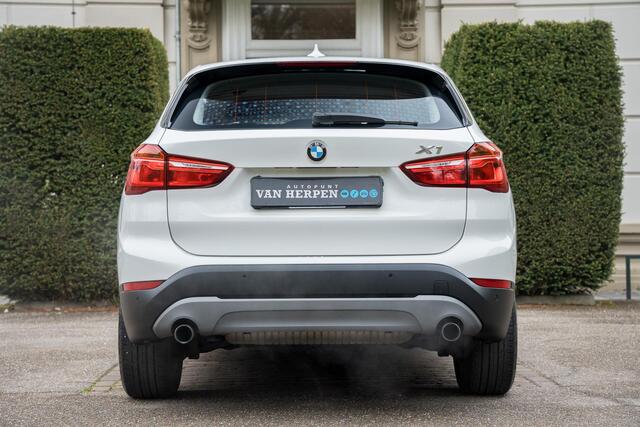 BMW X1 sDrive20i Sportstoelen | PDC | ORG NL 1E EIGN
