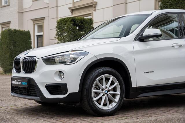BMW X1 sDrive20i Sportstoelen | PDC | ORG NL 1E EIGN