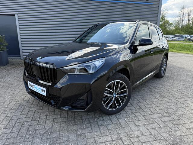 BMW X1 xDrive25e M Sport Panoramadak Trekhaak Elek Stoelverstelling Head-Up Display Harman- Kardon LED Driving Assistant Plus