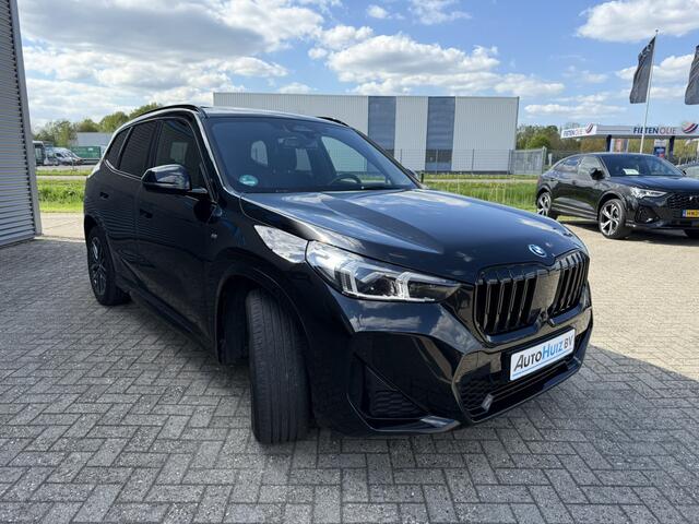 BMW X1 xDrive25e M Sport Panoramadak Trekhaak Elek Stoelverstelling Head-Up Display Harman- Kardon LED Driving Assistant Plus