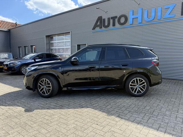BMW X1 xDrive25e M Sport Panoramadak Trekhaak Elek Stoelverstelling Head-Up Display Harman- Kardon LED Driving Assistant Plus