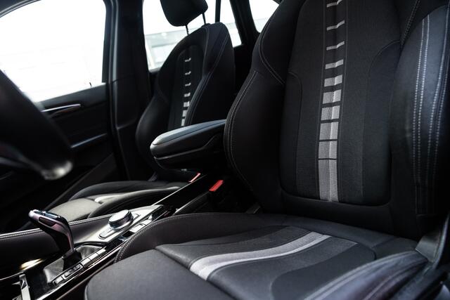 BMW X1 sDrive20i | HuD | Carplay | Pano | Driving Plus |